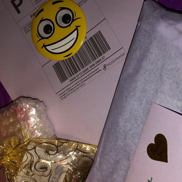 Meet your Posher, 𝓛𝓪𝓛𝓪💋 Shop With Confidence! - Picture 7 of 13